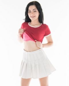 Карли Бейкер