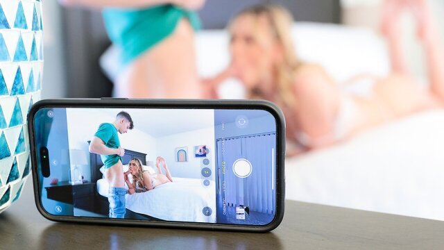 Выпускница колледжа отмечает праздник сексом