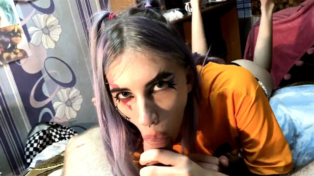 Сняла селфи видео пока ее трахает парень сзади